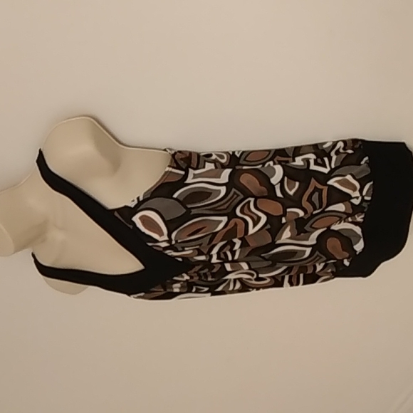 Suzy Shier, V-Neck Top - Picture 3 of 4